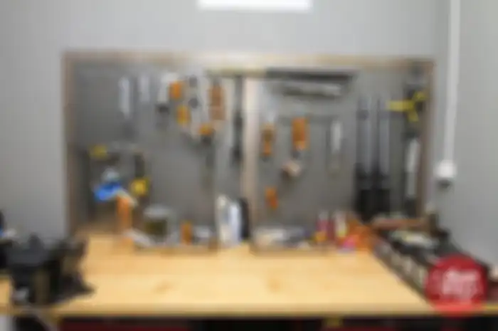 Ohlins mulai banyak menyediakan sok motor massal untuk kebutuhan harian, seperti buat bebek, skubek, dan 