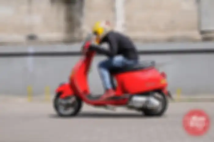 “Paketan bore up aftermarketnya Vespa kan mahal bro. Blok silindernya saja yang buatan Malossi, bisa kena Rp 5 jutaan. Itu juga isinya hanya seher dan blok doang. Jadi, diputuskan bikin sendiri,” ungkap Gunx yang banderol blok bikinannya Rp 2,6 juta 