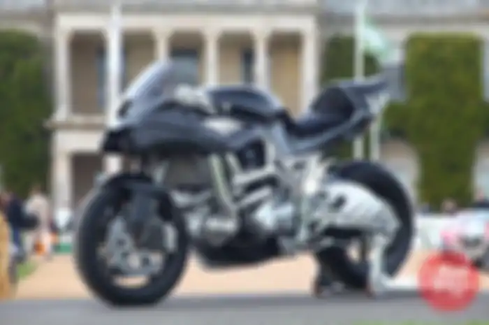 Dan untuk mengenang prestasi sang rider, pabrikan motor Icon membuat motor super yang didesain menggambarkan karakter Barry Sheene semasa hidupnya