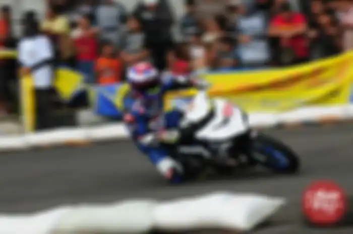 Bermain di MotoPrix Region 2 seri I Purwokerto, Jawa Tengah (8-9/4) lalu, pacuan Willy Hammar terlihat perkasa. Pembalap andalan Yamaha Yamalube NHK IRC Nissin DID NGK Bahtera ini, terlihat konsisten mengumpan power mesin menuju roda.