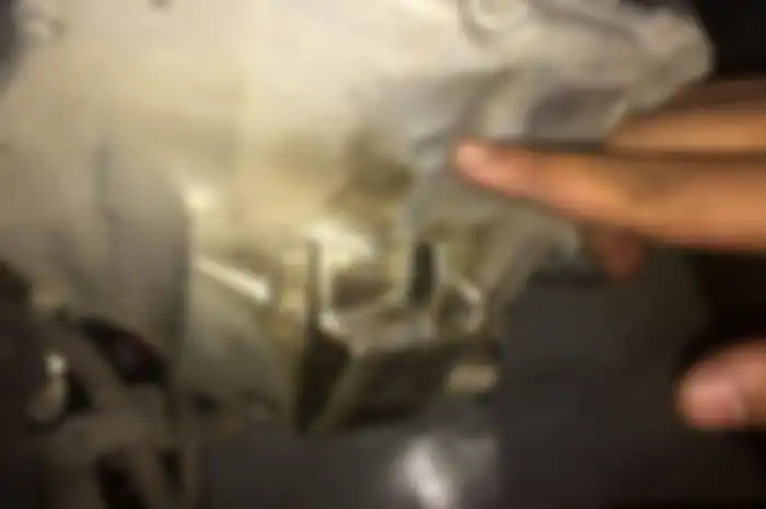 Tapi awas karter bocor tergesek pipa knalpot racing. Karter bisa bocor tersebut jika kurang teliti saat membeli knalpot.

