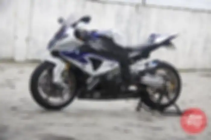 Wajar jika E. Pratama mengeluarkan budget fantastis untuk modifikasi BMW S1000R HP4 sampai mendekati Rp 400 juta