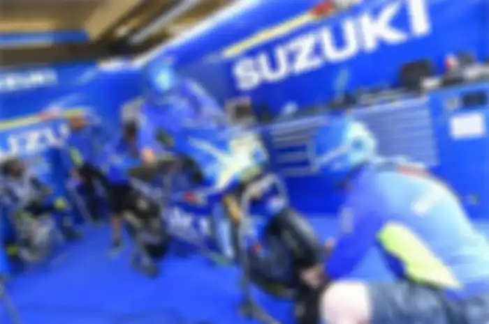 Suzuki mengalami awal musim yang kurang mengesankan di musim 2017, dengan hanya meraih posisi finish terbaik di posisi 7 dari lima balapan. 