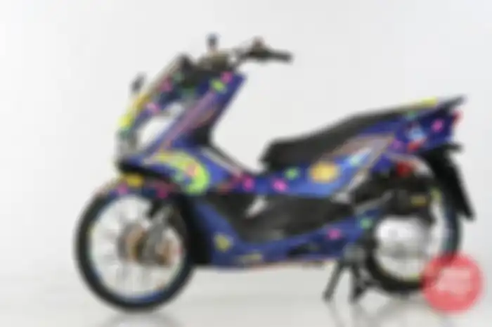 Wow.. dahsyat gak tuh, cuy! Modifikasi Honda PCX 150 ini, mencapai Rp 114 juta, ckckck.. 

