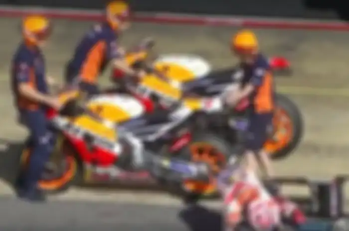 Marc Marquez kembali tersungkur saat melakukan sesi warm up MotoGP Catalunya.