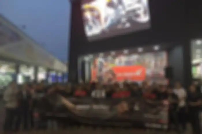 Wahana Honda Ajak Ratusan Komunitas Honda Nonton Bareng MotoGP di booth Honda Jakarta Fair Kemayoran

