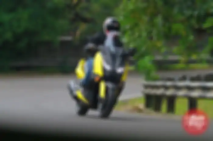 Tentu untuk menjalani uji dyno menggunakan mesin Dynojet 250i buatan Amrik. Bahan bakarnya menggunakan Pertamax.


