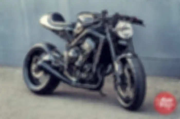 Mereka mengubahnya dari nuansa street fighter, jadi beraliran modern cafe racer yang sangat eksotis