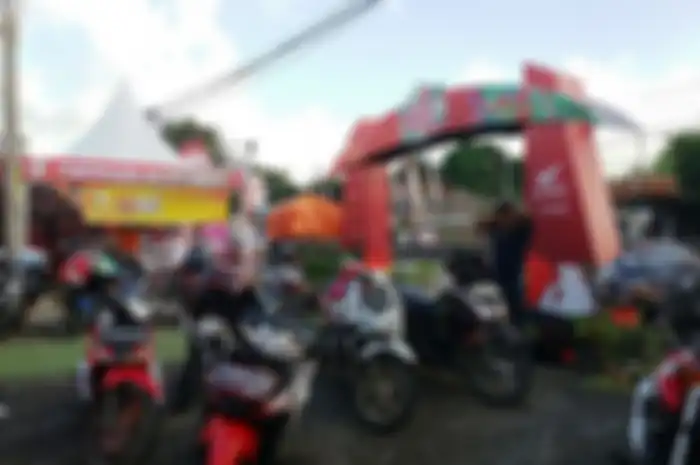 Pulang kampung atawa mudik Lebaran menggunakan sepeda motor menjadi fenomena tersendiri di Indonesia, banyak bikers rela menempuh perjalanan jauh demi bertemu sanak keluarga.