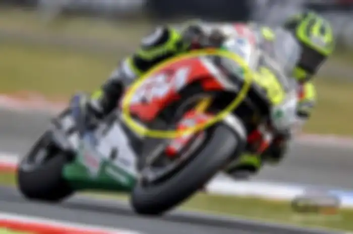 Ada yang menarik di motor milik Cal Crutchlow dalam sesi latihan bebas pertama MotoGP Assen.