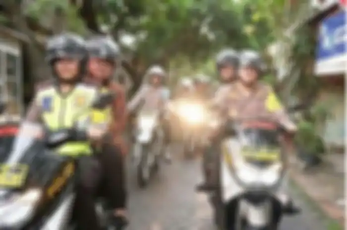 Walikota Surabaya Blusukan Pakai Motor Pastikan Keamanan Kota