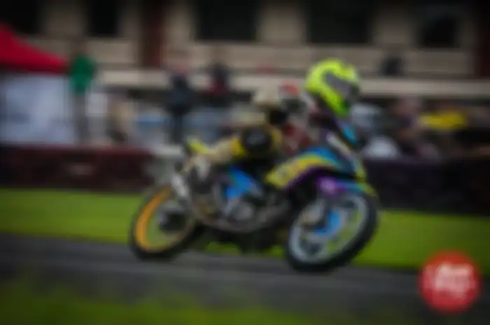 Pacuan langganan juara fun race dari bengkel KM18 East Team yang punya kapasitas mesin ‘pek go’ (150) ini.

