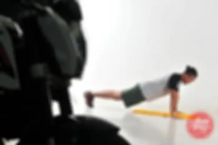 Freeletics ini lagi populer di kalangan body builder yang ingin membentuk badan tanpa menggunakan alat beban layaknya di gym.