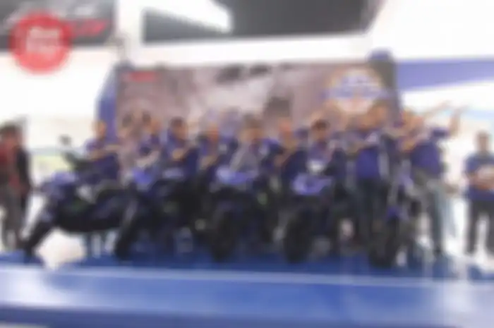 "Penikmat MotoGP di Indonesia sangat banyak! Bagi yang suka MotoGP khususnya penggemar Yamaha, kita suguhkan line up Yamaha dengan livery Movistar," 