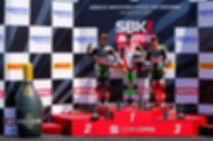 Race 1 WSBK Laguna Seca, Amerika yang berlangsung sabtu (8/7) pembalap Aruba.it Racing Ducati langsung merajai balapan dengan menduduki podium pertama.