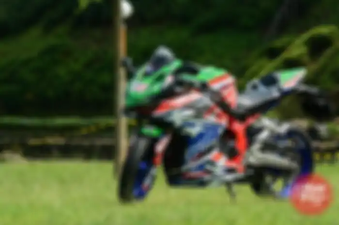 Ide modifikasi Honda CBR250RR untuk mengenang Nicky Hayden dengan mengutamakan motif seperti helm dan motor Hayden