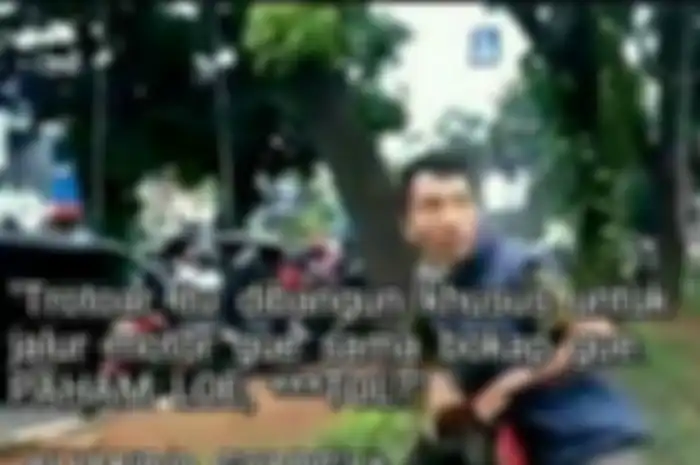 Cowok yang banting helm bagian terungkap di akun Facebook Koalisi Pejalan Kaki yang mengunggah sebuah video dan jadi viral di media sosial pada, Minggu