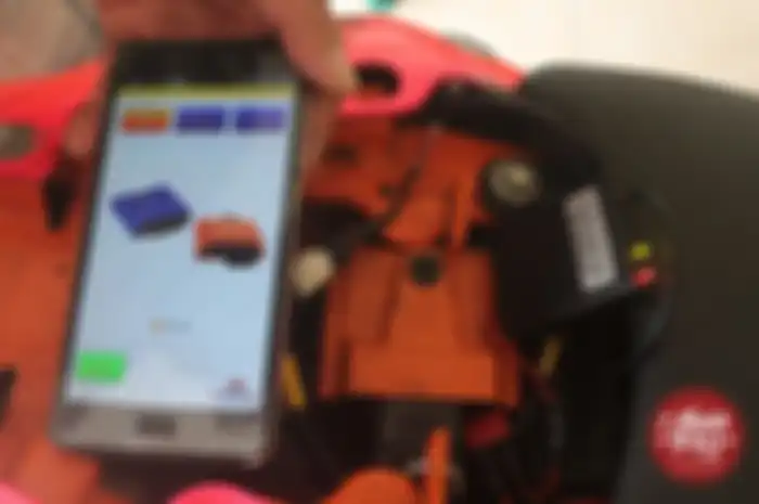 Berbeda dengan ECU aftermarket, cara seting untuk menyesuaikan kebutuhan mesin, bisa diseting manual, lewat laptop hingga android.

