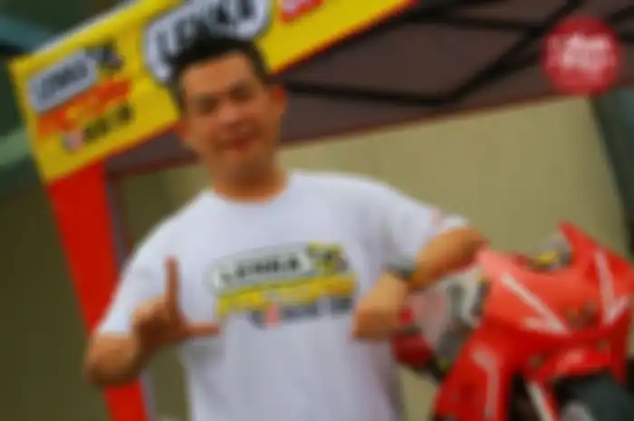 Dengan uang hanya Rp 50 ribu, bisa bawa pulang motor Lenka GPR di event Lenka MiniGP Race Cup Seri 3 yang diselenggarakan di Revo Mall, Bekasi, Jawa Barat (23/7).