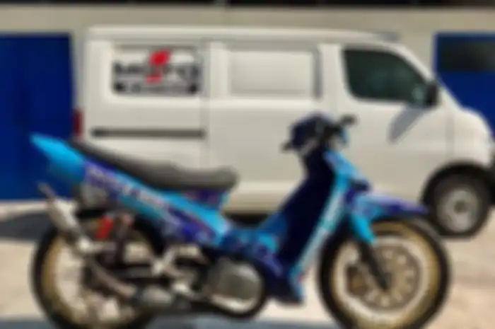 Ini motor 2-tak paling legendaries. Yamaha F1Z-R milik Inter Biru CMS Racing Team. Kenapa dikatakan paling legendaris? Karena motor bebek underbone lokal ini paling kencang di kelasnya. 