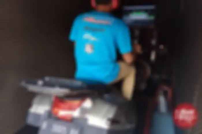 Di saat 155 cc terasa cukup bagi sebagian orang, motor ‘pasien’ Ultraspeed Racing  (USR) yang satu ini justru dibikin bengkak jadi 200 cc. Namun, enggak cuma asal pasang blok dan piston, semuanya juga kudu disesuaikan.