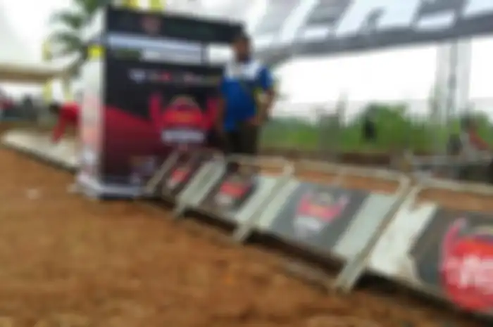 Kejurnas MX memasuki putaran ke 5 yang digelar di Sirkuit MX Gapuraning Rahayu Ciamis Jawa Barat pada Hari Sabtu-Minggu (05-06/08).

