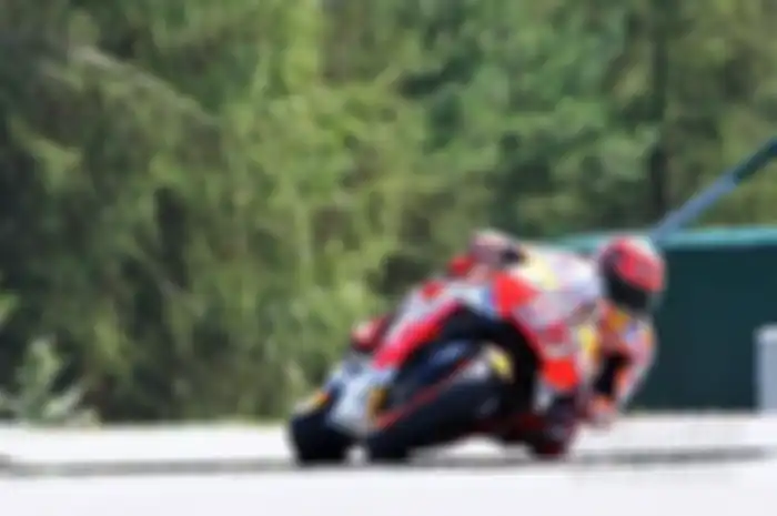 Persaingan ketat antara Marc Marquez (Repsol Honda) dan Valentino Rossi (Movistar Yamaha) mewarnai jalannya sesi kualifikasi MotoGP Brno di Repbulik Ceko (05/8).

