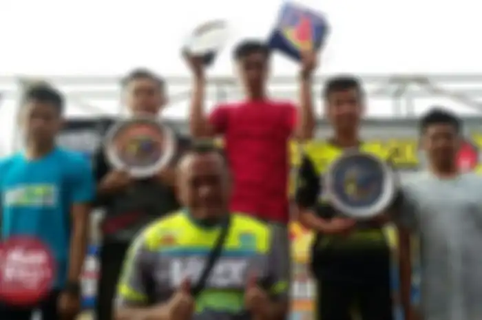 "Alhamdulillah bisa podium pada setiap kelas yang saya ikuti," jelas Asep PKM.