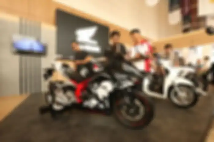 All New Honda CBR250RR berhasil mencetak penjualan sebanyak 184 unit pada 10 hari rangkaian pameran otomotif akbar GIIAS 2017 yang baru berakhir kemarin, Minggu (20/08).