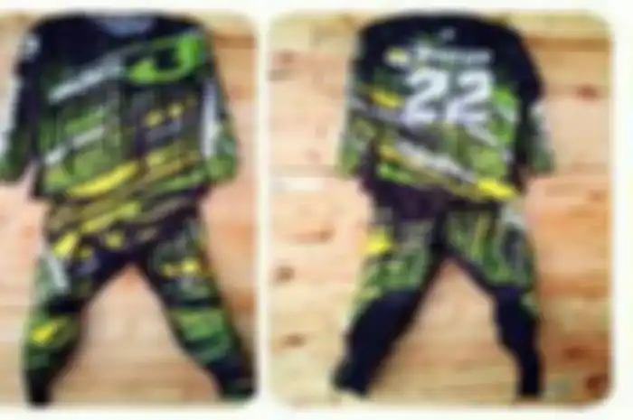 Buat yang hobi motocross atau adventure. Selain perlengkap keamanan dan perform motor yang jadi perhatian.