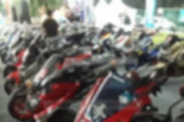 Yamaha CuzztoMAX sekarang sedang berlangsung di event Bursa Motor (BurTor) 2016. BurTor 2016, diselenggarakan di