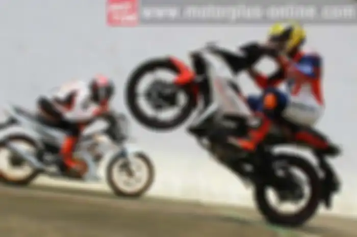 Sampai sekarang, masih banyak yang mengkomparasi Suzuki Satria F-150 dan Yamaha MX King 150. MOTOR Plus mencoba Adu konsumsi BBM Satria F-150 dan MX King 150 untuk penggunaan harian.