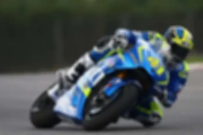 Target besar tim Suzuki Ecstar di tes pra musim MotoGP Sepang yang berlangsung sejak kemarin (1/2) sampai besok (3/2) efek perubahan girboks seamless dengan material baru. Ini pun dirasakan duo andalan pabrikan berlogo S ini di hari pertama tes pra m