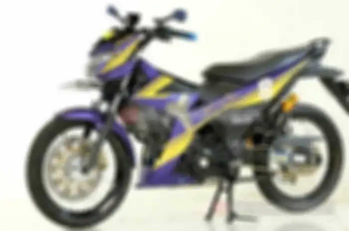 Penikmat olahraga basket, khususnya yang suka nonton National Basketball Association (NBA), pasti kenal sama Kobe Bryant. Yups.. modifikasi All New Suzuki Satria F-150 kali ini, terinspirasi dari baju sang idola Kobe Bryant dari tim LA Lakers. Warnan