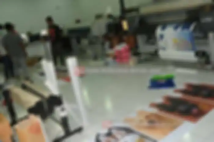 Tim balap Indonesia semakin meriah, soalnya mereka didukung teknologi pabrikan seperti Ardians Printing Factory yang bisa bikin T-shirt sampai tenda paddock