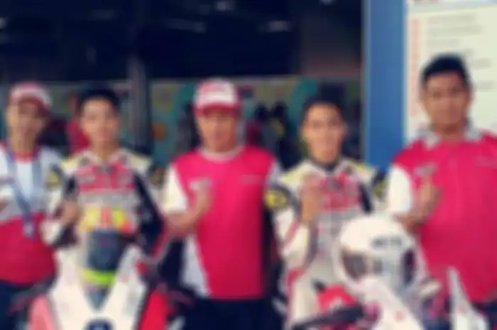 Hari ini (7/12), dua pembalap Astra Honda Racing Team ikut tes Moto3 di sirkuit Buriram. Dua pembalap Astra Honda Racing Team ikut tes Moto3 di sirkuit Buriram, yakni M. Febriansyah dan Yogha Dio Syachputra