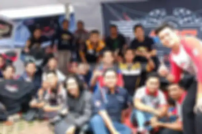 Gelaran BurTor 2016 yang berlangsung Sabtu-Minggu lalu (24/9-25/) tempatnya kumpul para bikers. Seperti Asosiasi Honda CBR (AHC) ini yang menggelar kopdar gabungan club CBR se-jabodetabek, Jawa Barat, dan Banten.