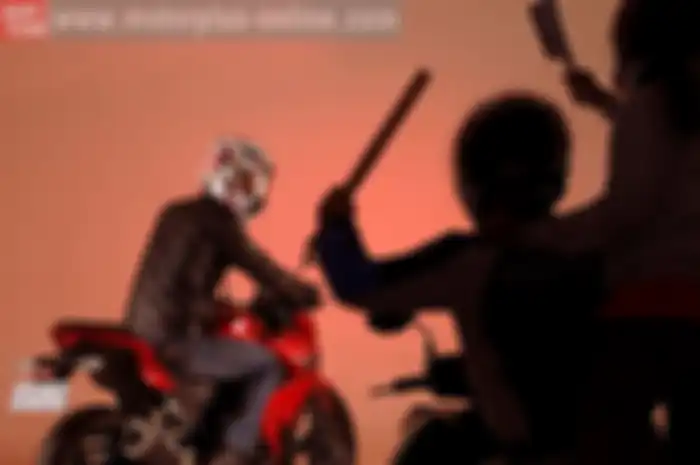 Awas maling motor meningkat di bulan puasa. Buat sobat yang hendak memarkirkan kendaraan harap hati-hati. Sebab, para maling motor memanfaatkan kelengahan kita di bulan puasa. Contohnya, saat melakukan buka puasa.