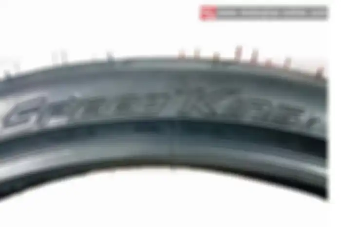 Maraknya event drag bike beberapa tahun ini, membuat PT Gajah Tunggal Tbk selaku produsen ban IRC di Indonesia terjun langsung ke balap lurus. PT Gajah Tunggal langsung mengeluarkan ban drag IRC Jual Ban Drag Lebih Murah Dari Eat My Dust. Namanya IRC