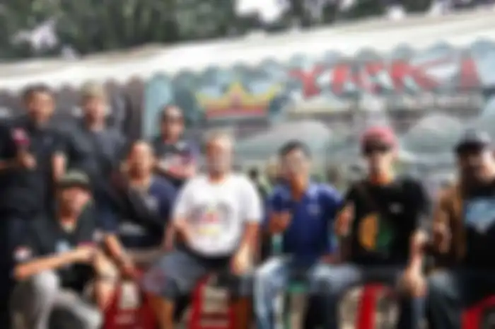 Demi memeriahkan Two Stroke Day di BurTor 2016 yang digelar kemarin (24/9-25/9), Yamaha Rx-King Indonesia mendatangkan member-membernya dari luar Jabodetabek. Brother pemakai Yamaha RX-King Mulai dari timur sampai bagian barat Indonesia,