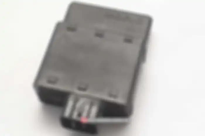 Kode 5VV kondang dipakai di balap malam alias liaran karena memiliki limiter lebih tinggi dibanding CDI motor standar lainnya. “CDI Yamaha Fino Thailand ini limiternya lebih tinggi, sekitar berada di 10.000 rpm. Selain itu, gak perlu seting