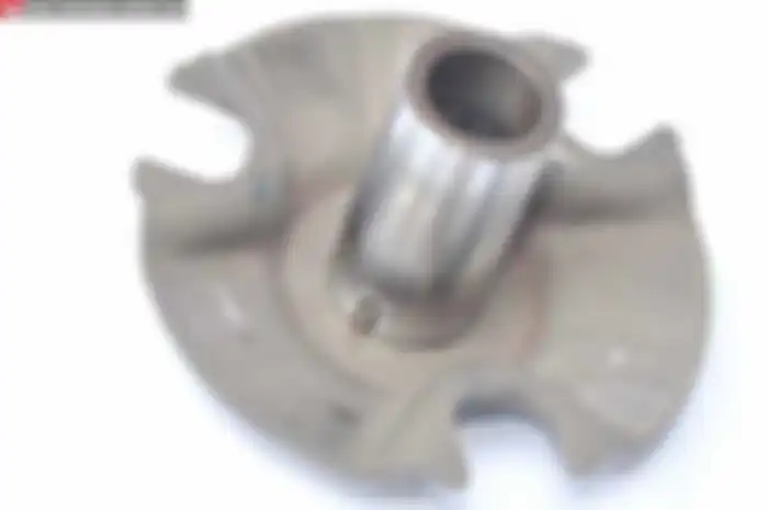 Penunggang skubek, banyak yang melakukan bore up untuk meningkatkan performa tunggangannya. Karena lonjakan tenaga yang besar, bagian CVT kerap menjadi slip. Tenaga besar yang dihasilkan mesinpun jadi percuma.