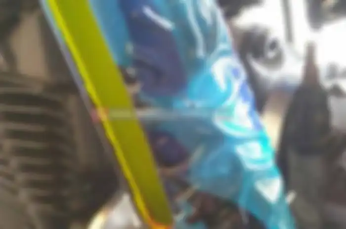 Tampilan sudah keren, gaya sudah necis eh cat di motor ada yg menggelembung. Bikin gak enak banget diliatnya ya sob. Tapi ada solusi cara mengatasi cat yang menggelembung di motor