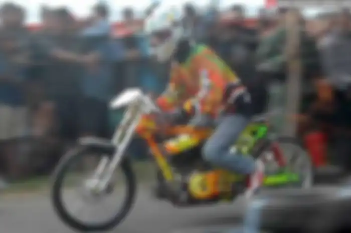Honda GL-100 1991 Malang, Head Silinder DOHC Agar Lebih Mudah Di riset Lalu Diracik Khusus