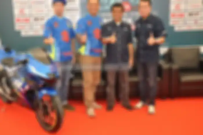 Buat yang sudah tebus Suzuki GSX-R150 dan GSX-S150, ini dia pilihan variasi genuinenya, yang bakal bikin tampilan GSX-R150 atau GSX-S150 sobat makin racy.