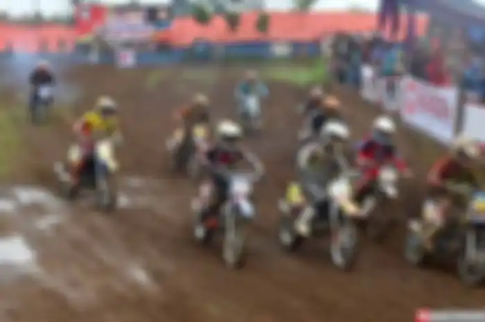 Balap cakar tanah bertajuk Karang Taruna Open Grasstrack (KTOG) 2015, yang berlangsung di sirkuit Caxra 13, Lemah Putih, Lemah Sugih, Majalengka, Jawa Barat, (20/1), ini, terbilang sukses. Padahal baru pertama kali ini digelar. Dilihat dari hasil lom