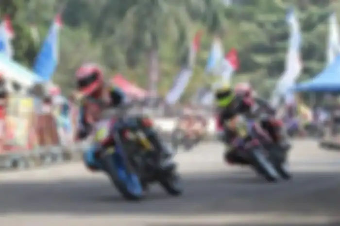 Dalam dua race kelas HDC 1 di putaran kedua One Make Race (OMR) Honda Dream Cup (HDC) yang berlangsung di sirkuit Brigif 15 Kujang, Cimahi, Jawa Barat, hari ini (24/7) Wahyu Widodo tidak terbendung. Menurut pembalap tim Honda Kawahara FDR KYT NGK ini