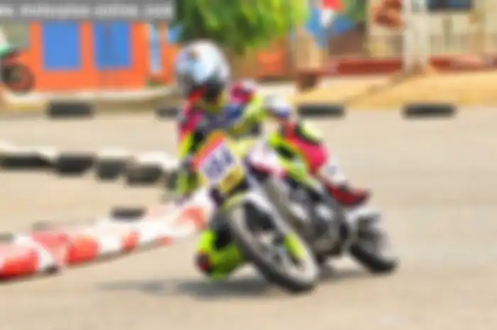 One Make Race (OMR) Honda Racing Championship (HRC) kembali digelar akhir pekan ini (22-23/8) di kota Banjarbaru, Kalimantan Selatan. Antusias pecinta balap di Banjarbaru terlihat sangat besar pada event balap satu merek ini