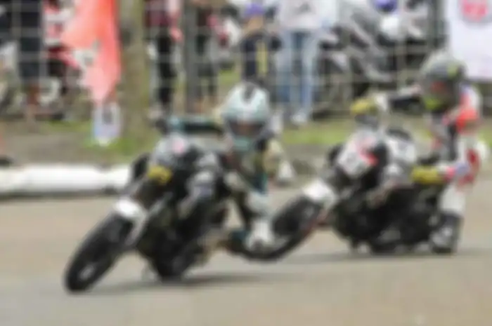 Kelas khusus Honda CB150R StreetFire kembali digelar pada seri pamungkas one make race (OMR) Honda Racing Championship yang berlangsung di sirkuit Brigif, Cimahi, Bandung, Jawa Barat (17/11).