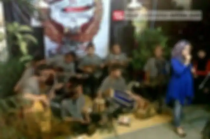 Halal bihalal MACI Jakarta kemarin (8/8) digelar unik. Tuan rumah mengundang klub-klub pecinta motor antik di Do Cafe Bang Black di zona Koja, Jakarta Utara
